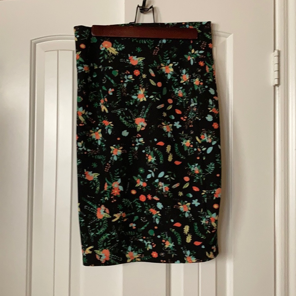 Lularoe small pencil skirt (Cassie?)
